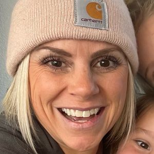 Meet your Posher, Courtney